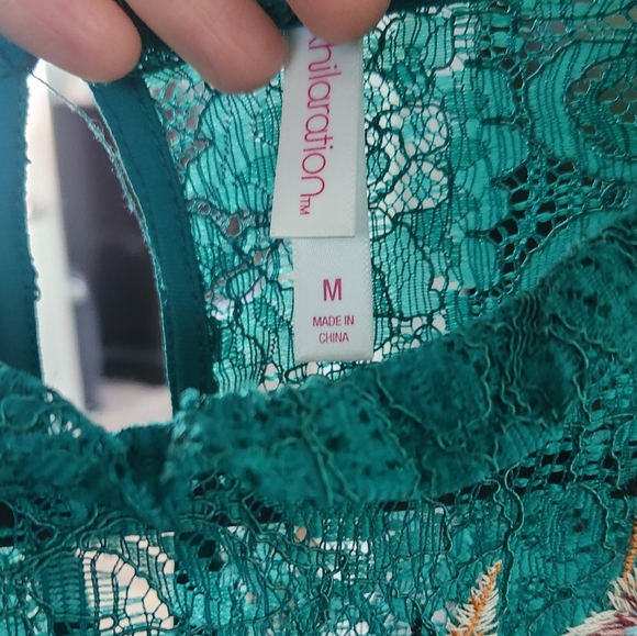 Dress - Picture 3 of 3